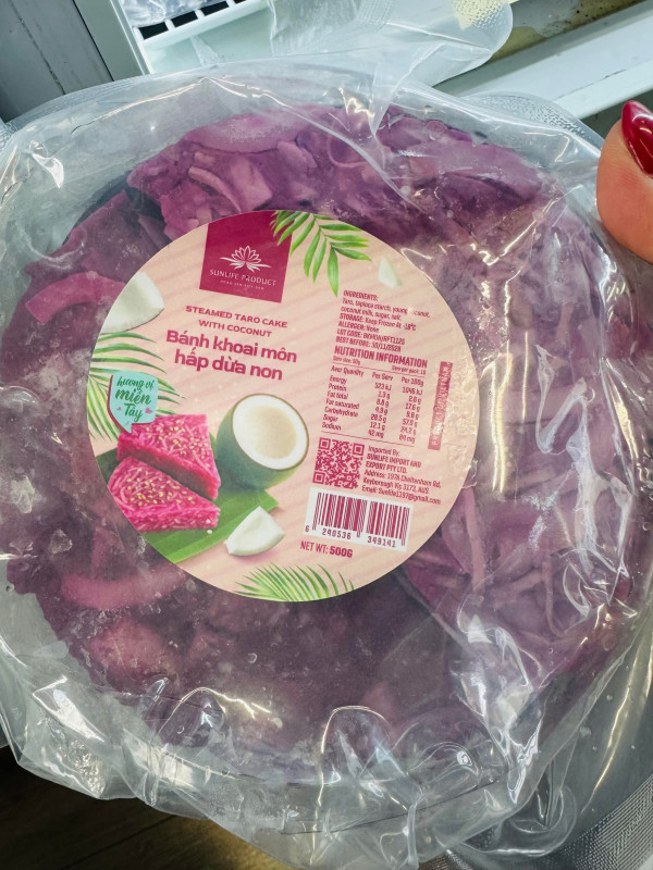 Bánh khoai môn hấp dừa non