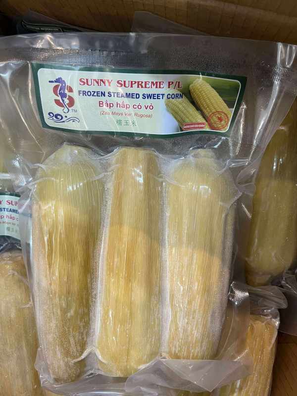 Bắp nếp hấp có vỏ 6$