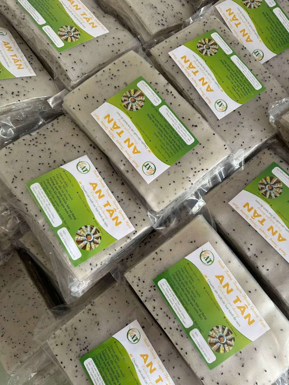 Bánh tráng mè đen An Tân