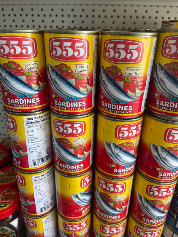 Cá hộp sốt cà 2.5$ 555